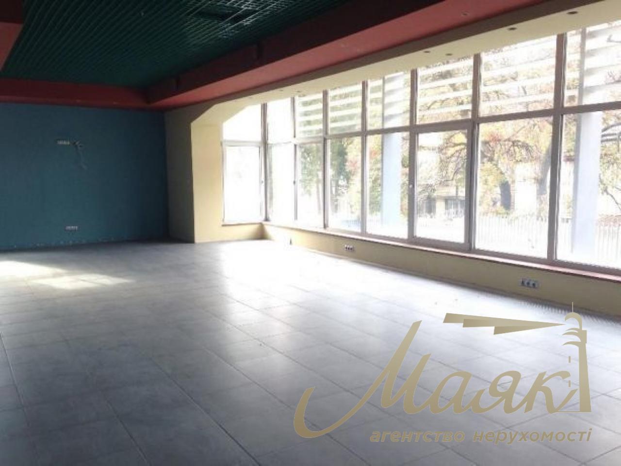 Sales of office space in a picturesque area! St. Verkhnegorskaya. Center. Kyiv