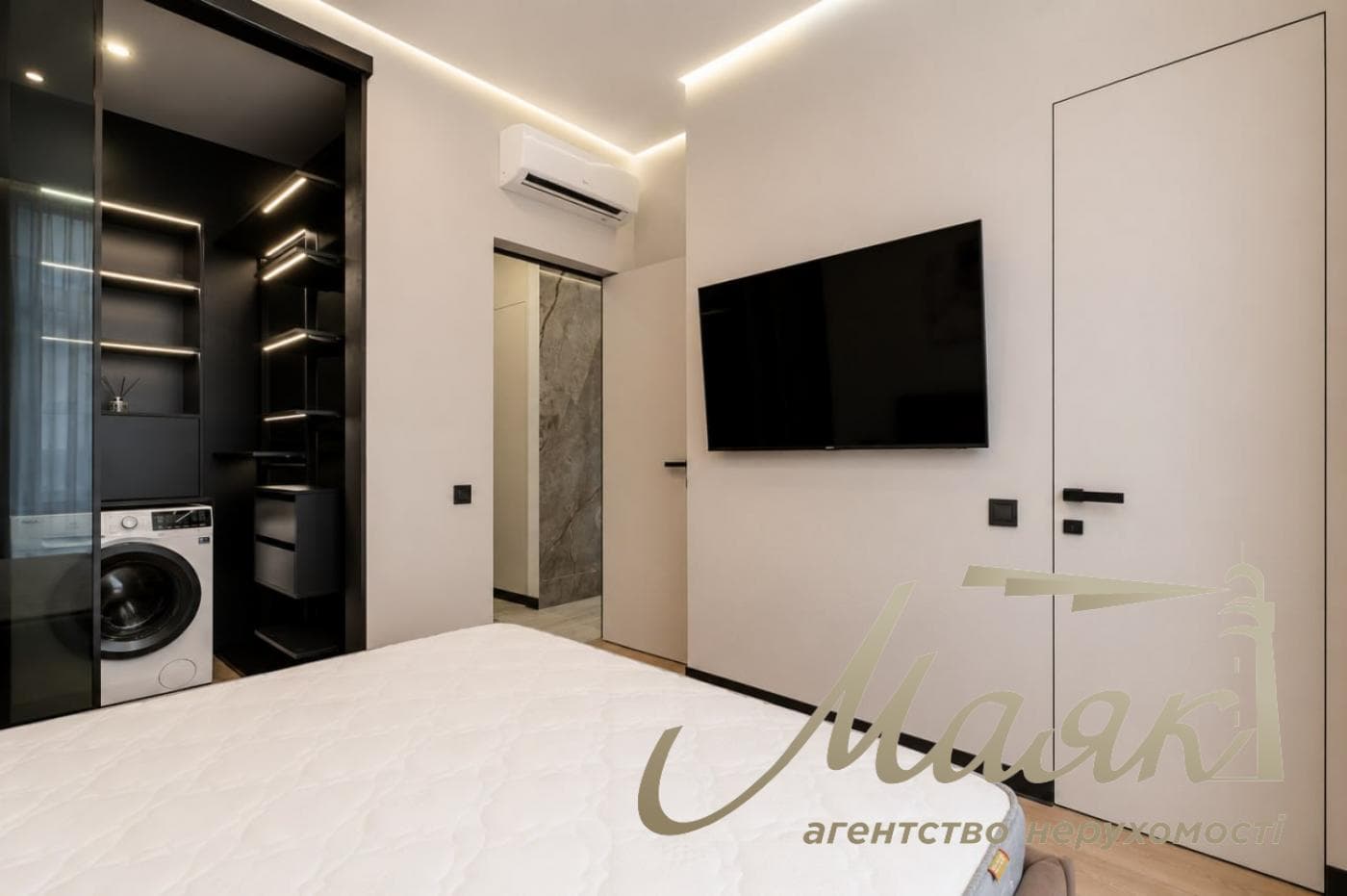 Продаж 2-кімнатної квартири з ремонтом площею 55 м² у ЖК «Новопечерські Липки», Печерськ, вулиця Драгомирова/Верхогляда, 19Б