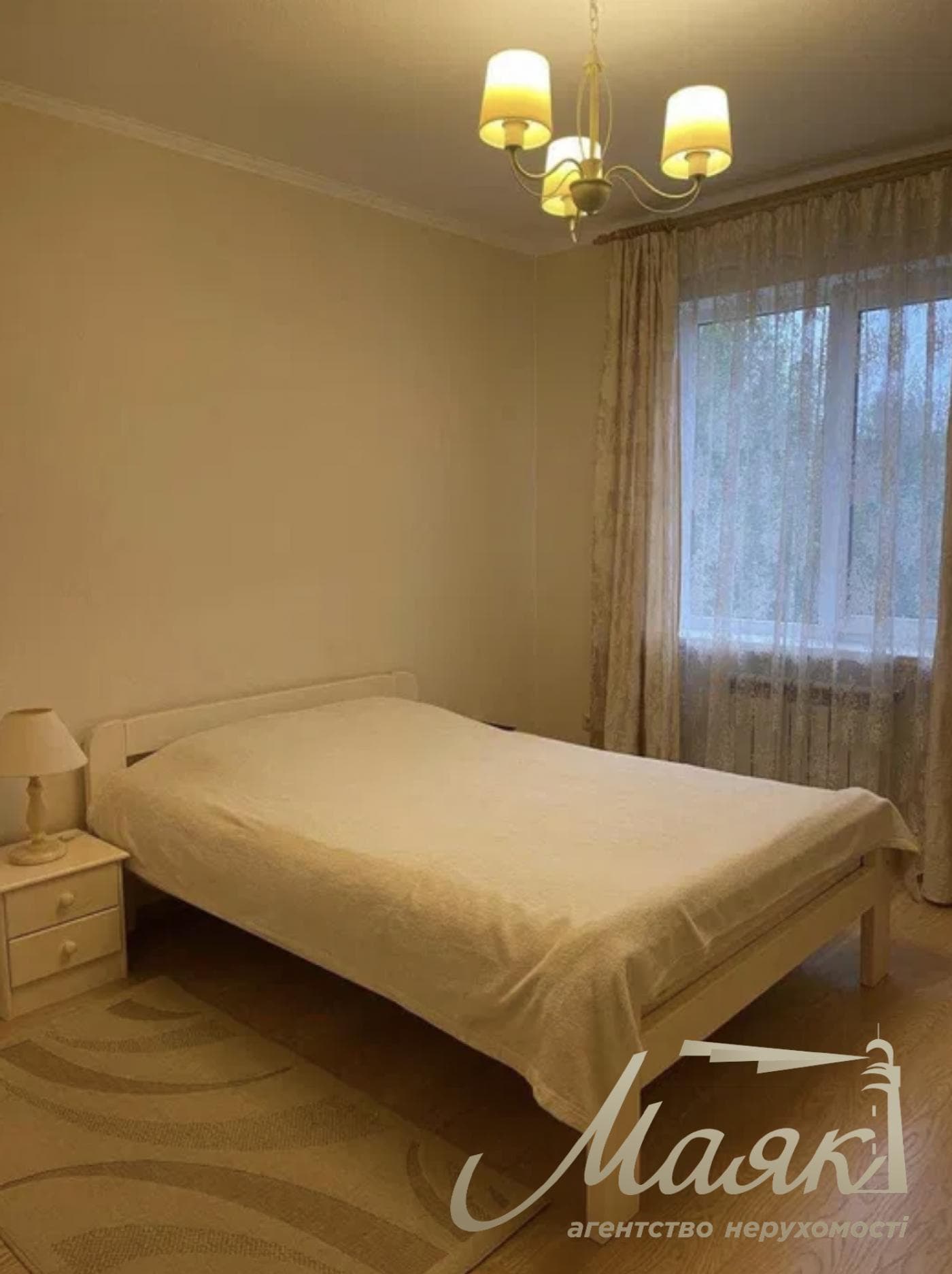 Продається солідний цегляний будинок/котедж площею 215 м² на ділянці площею 17,2 соток у селі Кременіще, Обухівський район, Київська область.