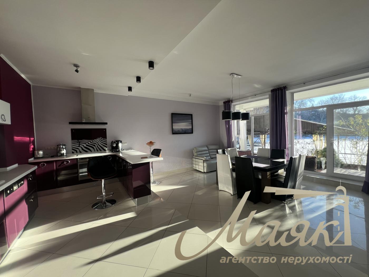 Rent of a 3-storey house 460m2, Goloseevsky district, Myshelovka.