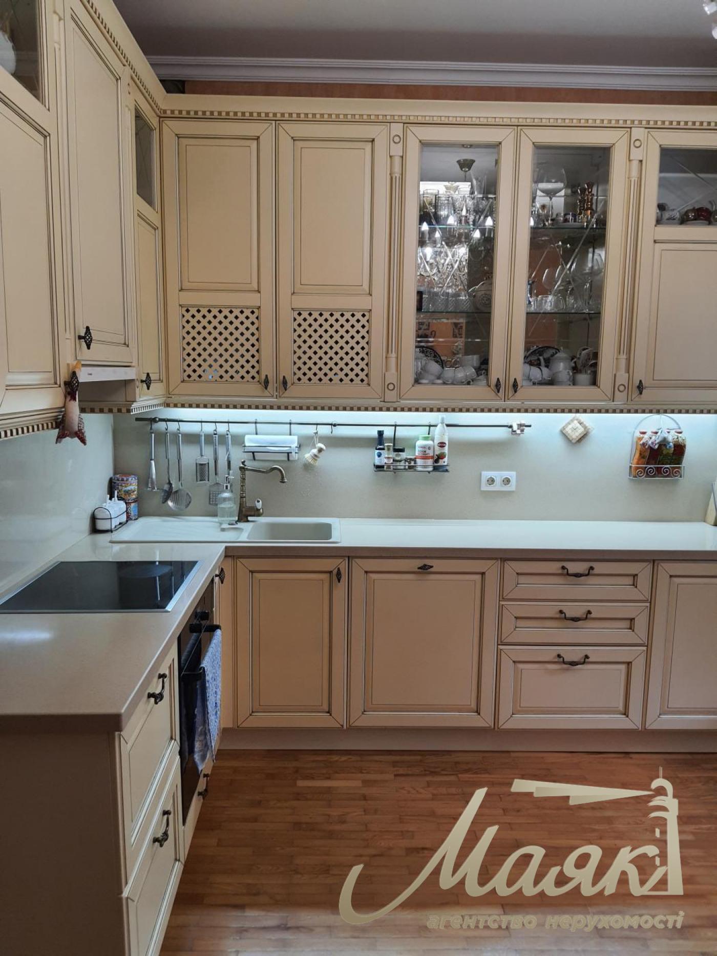 Продаж будинку 550м2 у с. Крюківщина, під Києвом