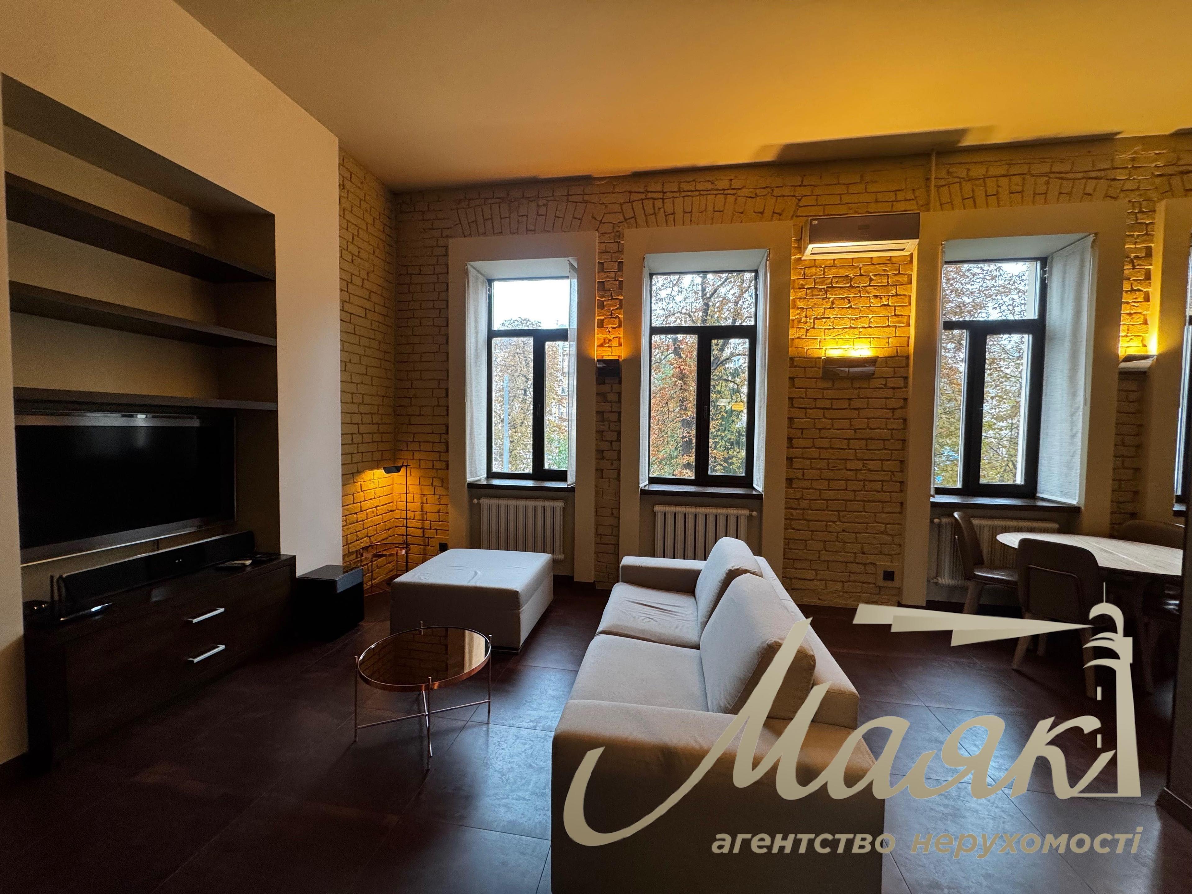 Продажа 3-комнатных апартаментов, 76 м², ул. Лысенко, 1, район Золотые Ворота, Киев