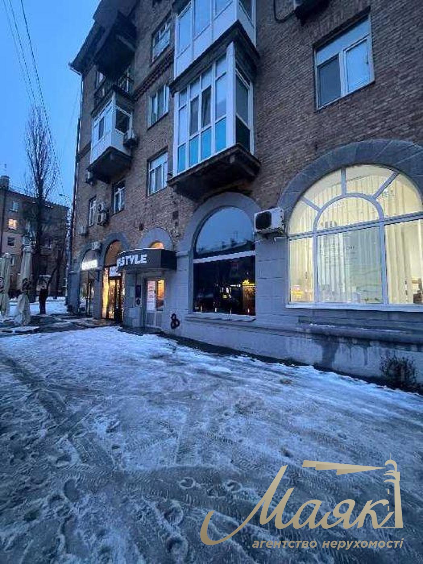 Продаж фасадного приміщення 121 м.кв. Підвисоцького, Печерськ