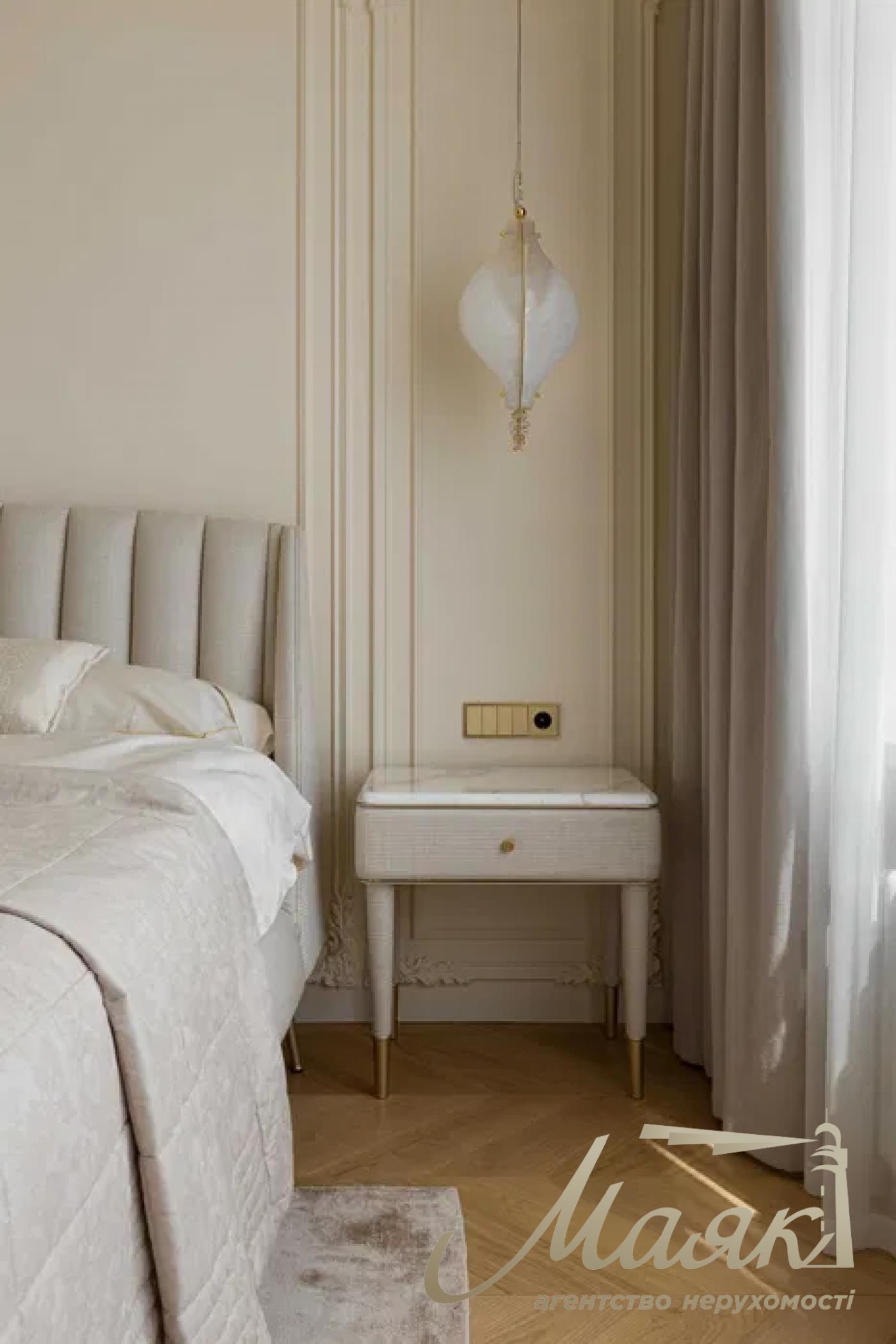 Продаж видової 3-х кімнатної квартири, 147 м2 у ЖК Новопечерські Липки