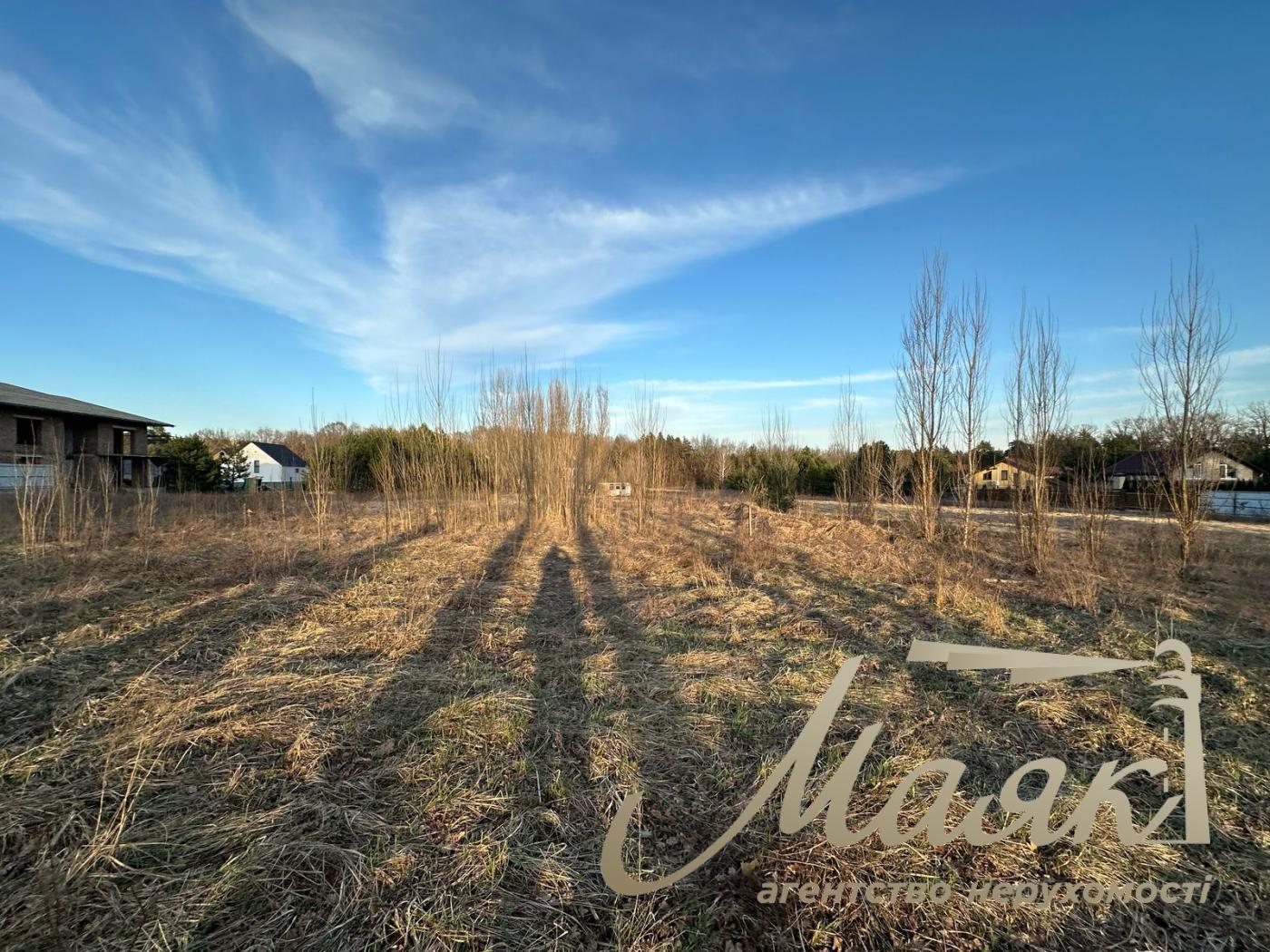 Sale of a plot of land in the forest in the town. village Kruglik.
