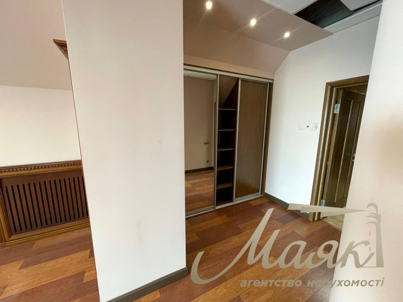 Оренда офісу 170м2 БЦ Сапфір, Хрестовий провулок 2 . Печерський район