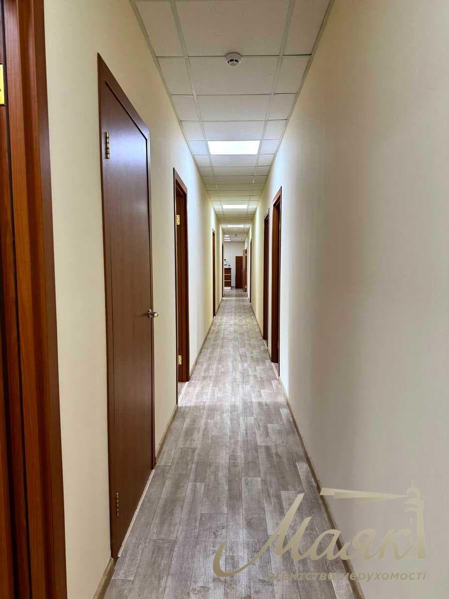 Оренда офісного приміщення (272 м²) у центрі, вул. Шовкова, 7-А
