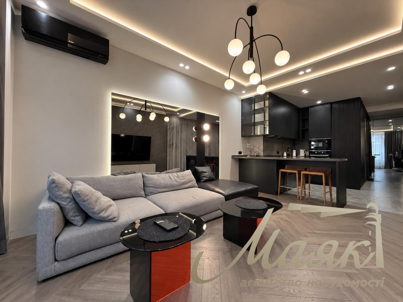 Продаж 1-кімнатної квартири площею 58 м² з дизайнерським ремонтом у ЖК «Бульвар Фонтанів», Печерськ, Київ