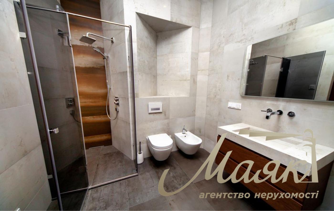 Sale of 4-room apartment, residential complex Solnechnaya Brama, Goloseevsky district!