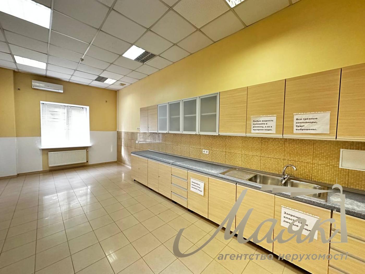 Office for rent 2400m2, Khorevaya 55, Podil, Kyiv
