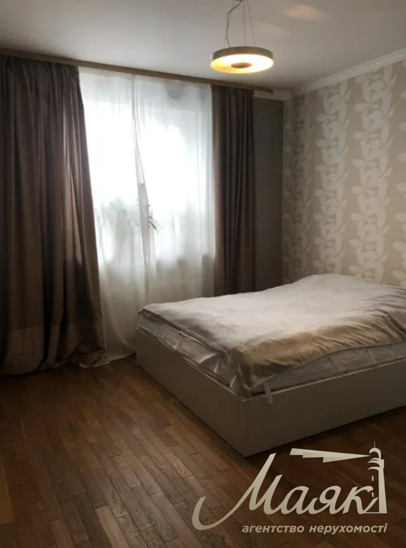 Rent a house 350m2 Osokorki, 1st East-far lane