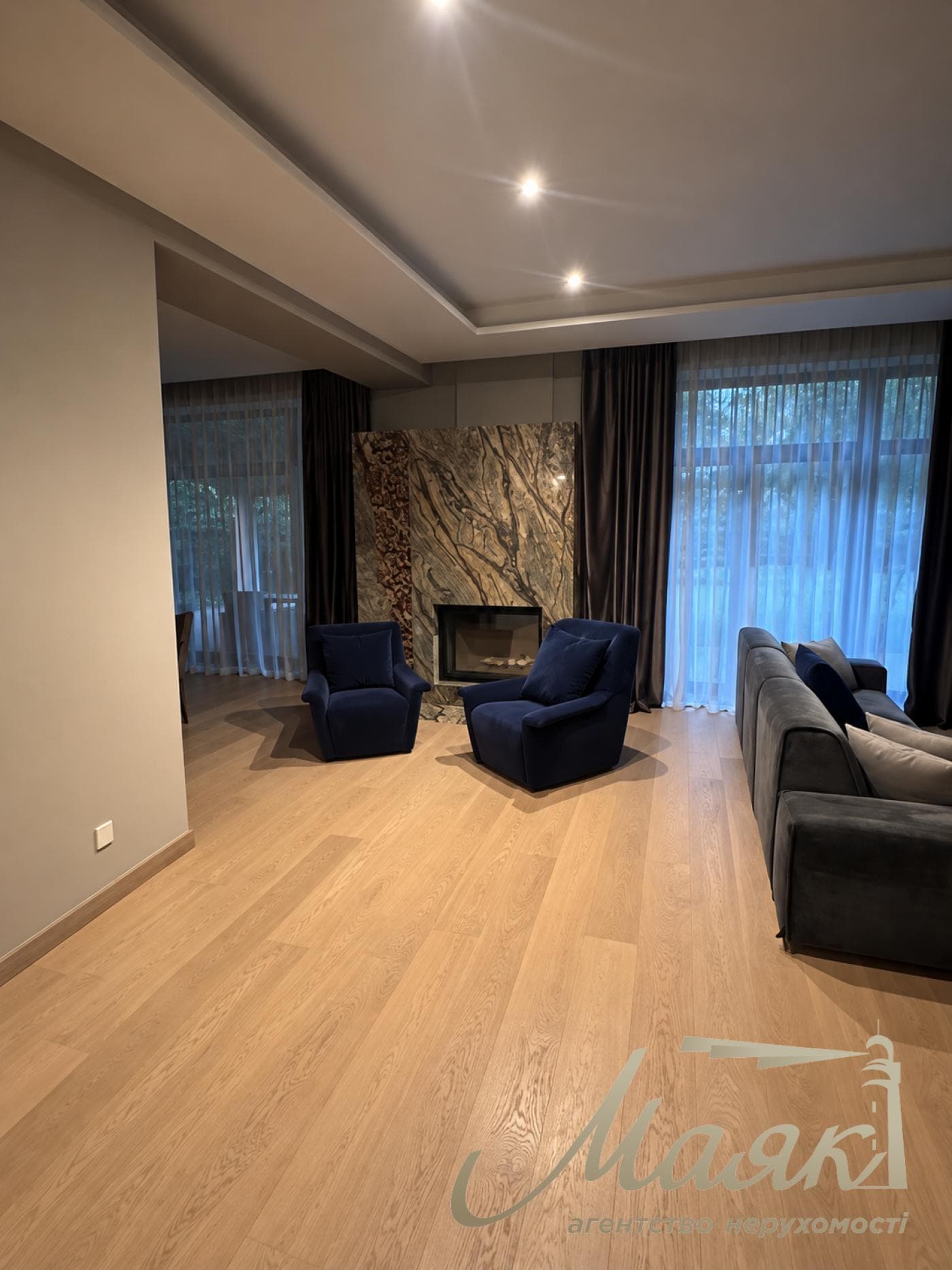 Оренда 2-поверхового будинку площею 375 м², житловий комплекс «Сонячна Долина», Романків