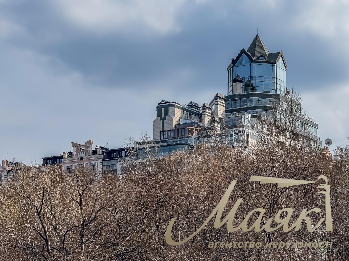 Продаж 3к квартири 99 м2, вул. Дегтярна 18, Воздвиженка. Дігтярна 18, Воздвиженка, Київ