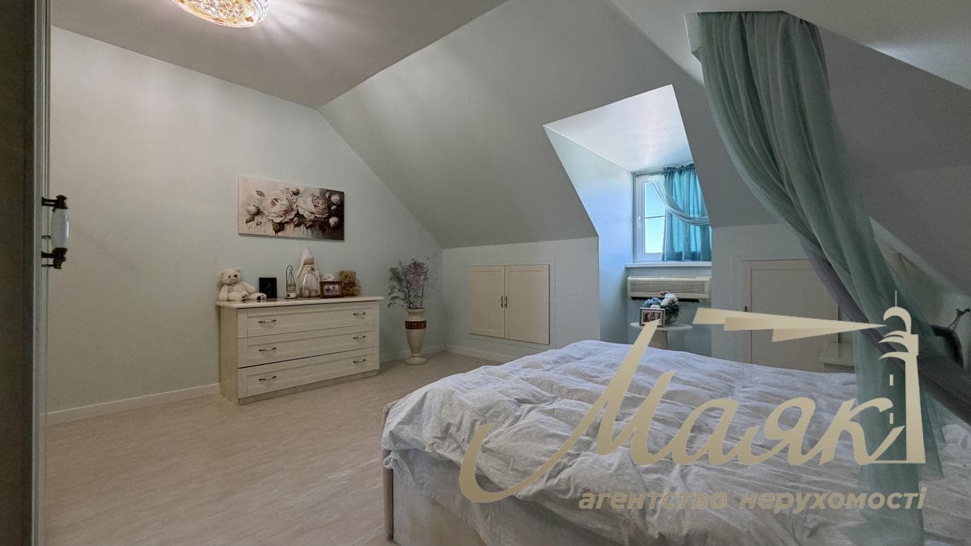 Продаж преміального 3х-поверхового будинку 350 м² у Гореничі, Бучанський район, Київська область