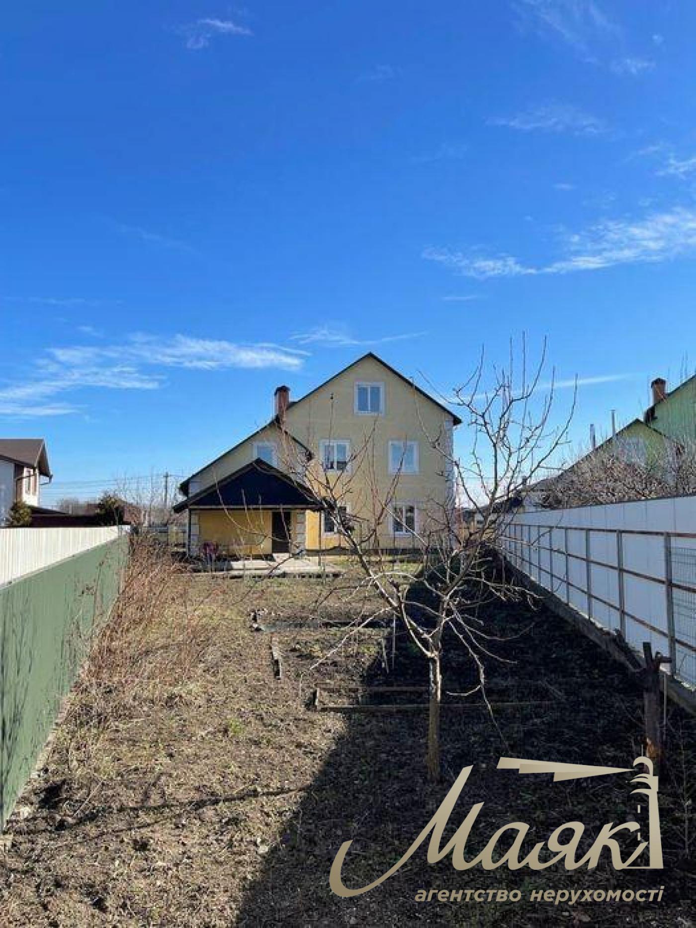 Продажа капитального дома 296м2 для семьи под Киевом в с. Крюковщина, ул. Вересневая