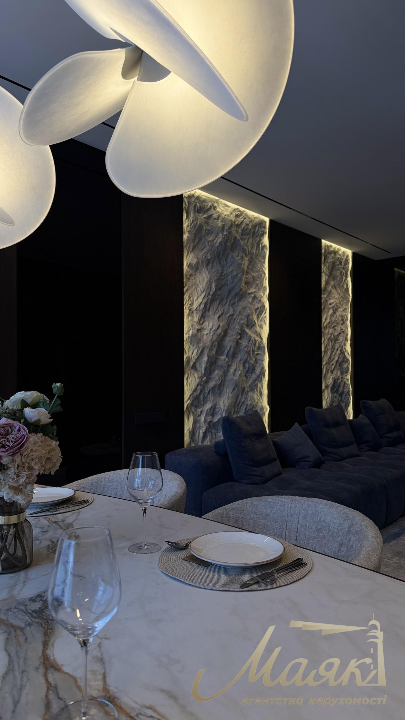 Продаж квартири 118м2 в ЖК Новопечерськие липки, ул. Андрея Верхогляда 15Б. (Михайла Драгомирова)