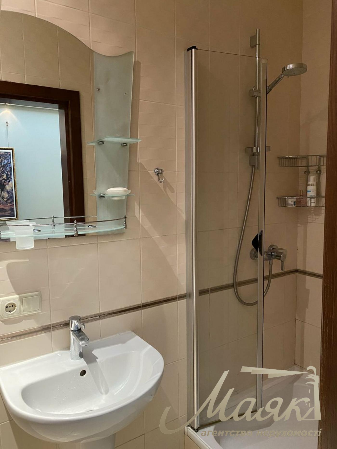 Rent a 3-room apartment in the residential complex Botanic Towers