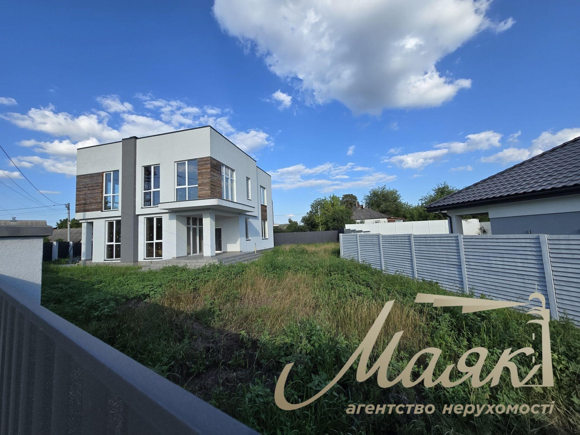 Продаж сучасного 2-поверхового будинку площею 260 м² у Козині, поруч із Конча-Заспою, у напрямку Обухова, Київська область