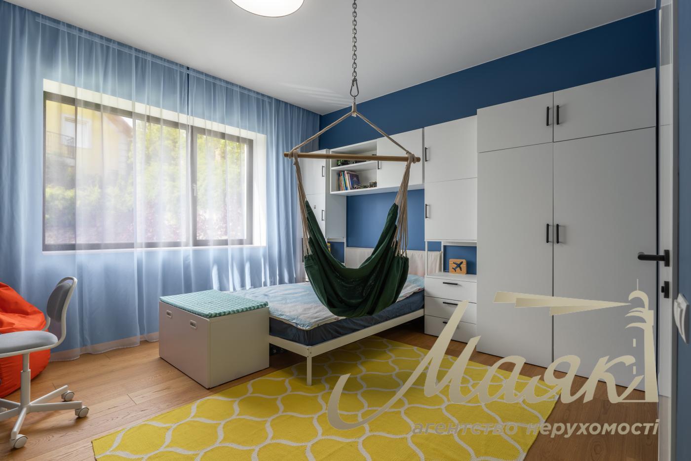 Продаж будинку на Батиєвій горі з розкішним краєвидом, Київ, Центр.