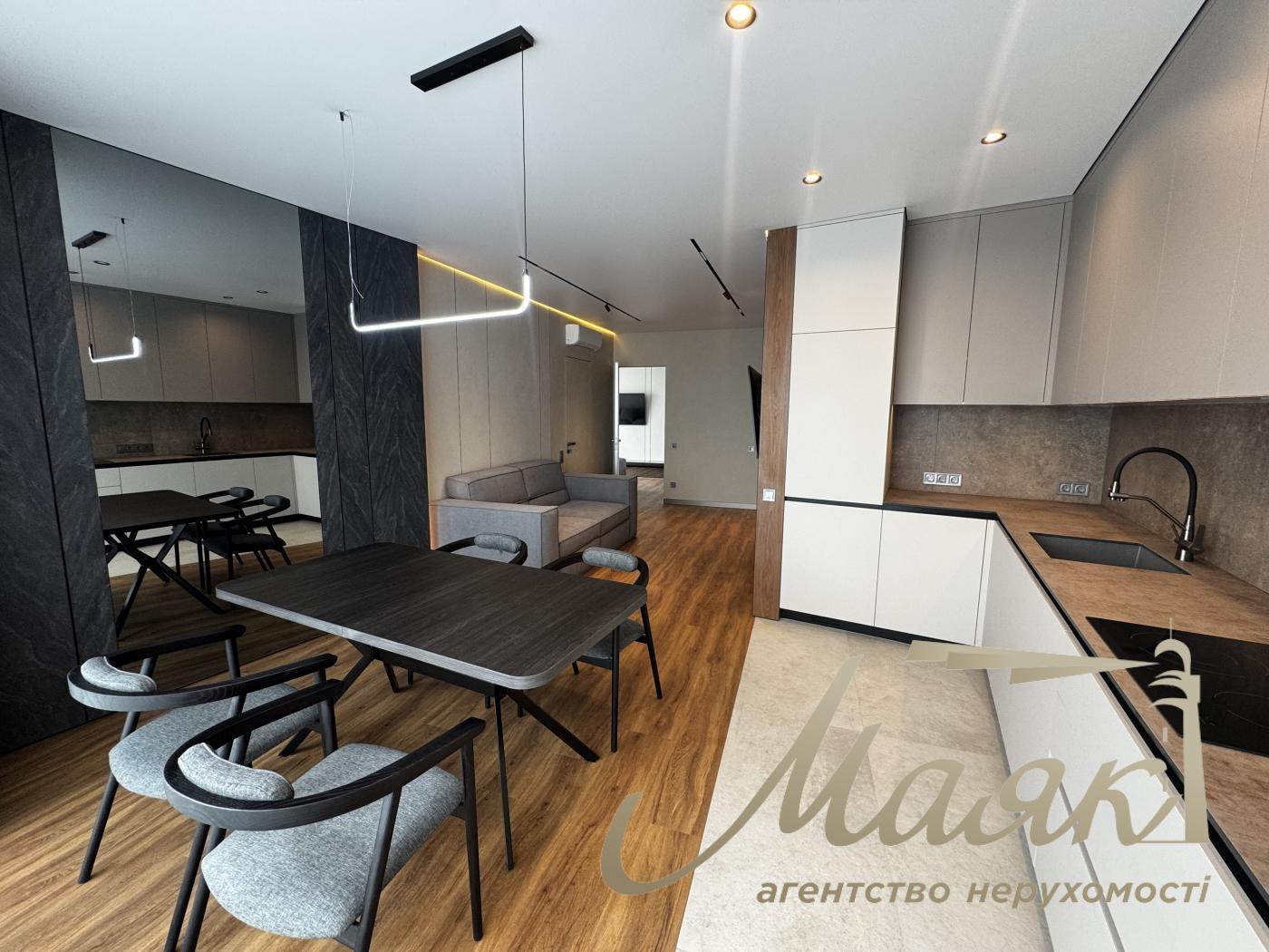 For sale 3-bedroom apartment in LCD Great