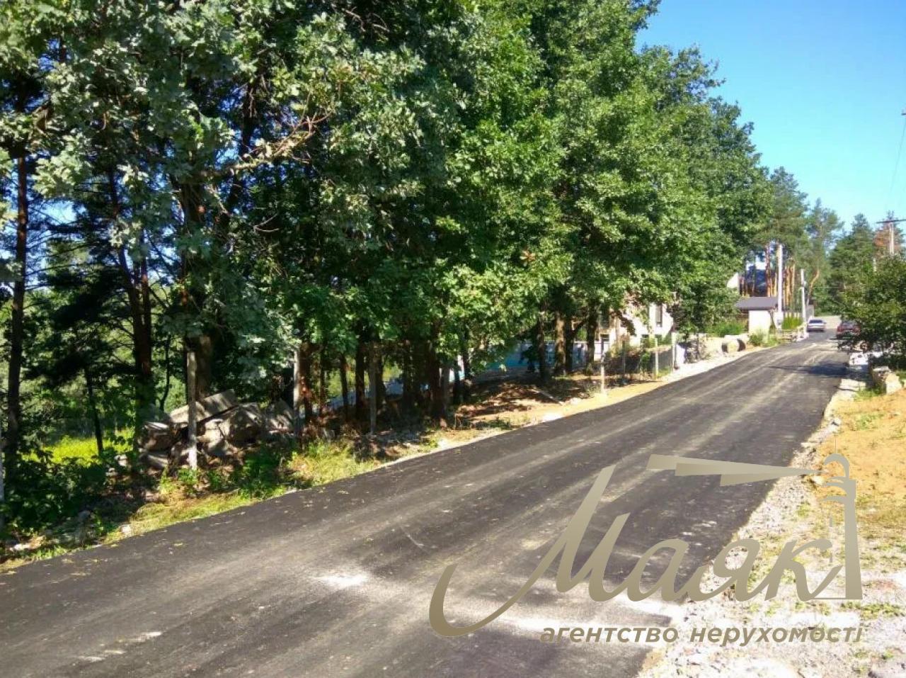 Sale of a plot in the village of Lesniki, 40 acres. 15 minutes from Pechersk