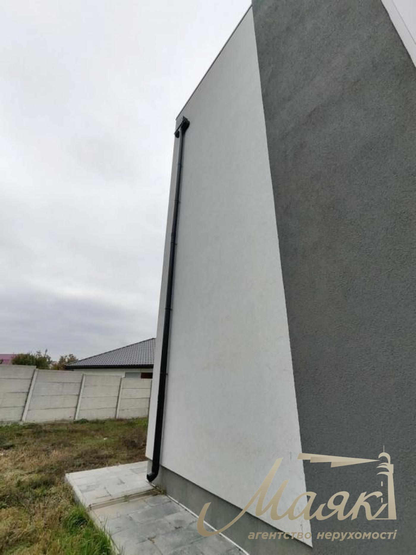 Продаж сучасного 2-поверхового будинку 200 м² на ділянці 8 соток, 5 хвилин від набережної в СМТ Козин/Конча заспа