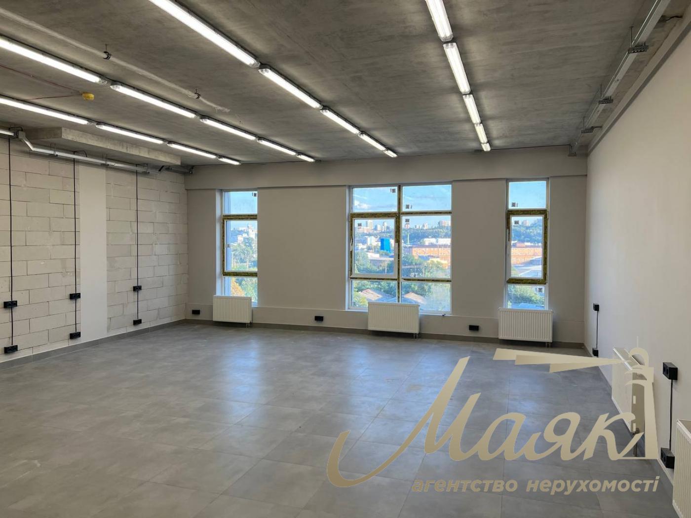 Оренда офісу 375м2 в БЦ Графіт, вул.Степана Бандері, Оболонський район.