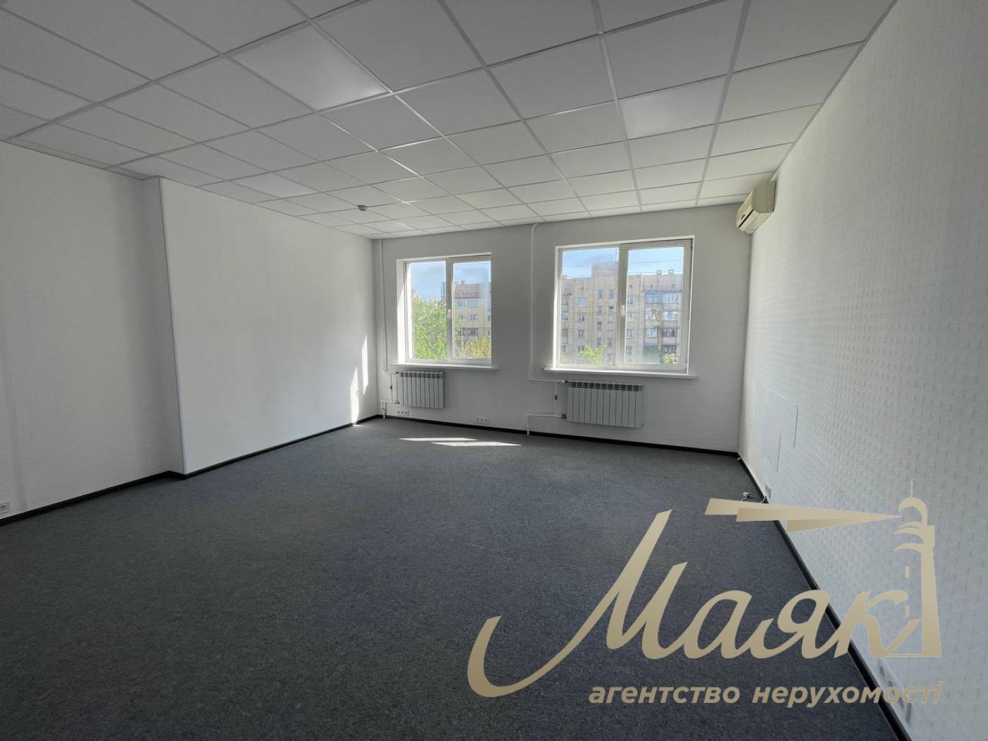 Аренда офисного помещения 270м2 в центре, Лукьяновка