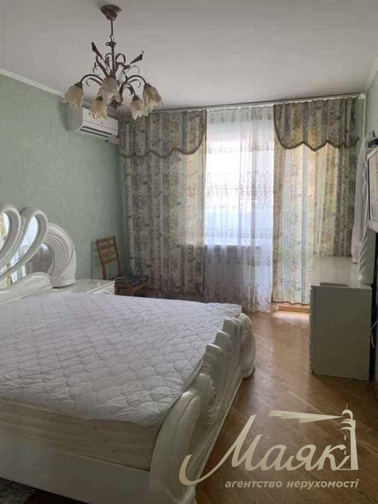 For sale 3k apartment, 110m2, vul.Akhmatovaї, 43