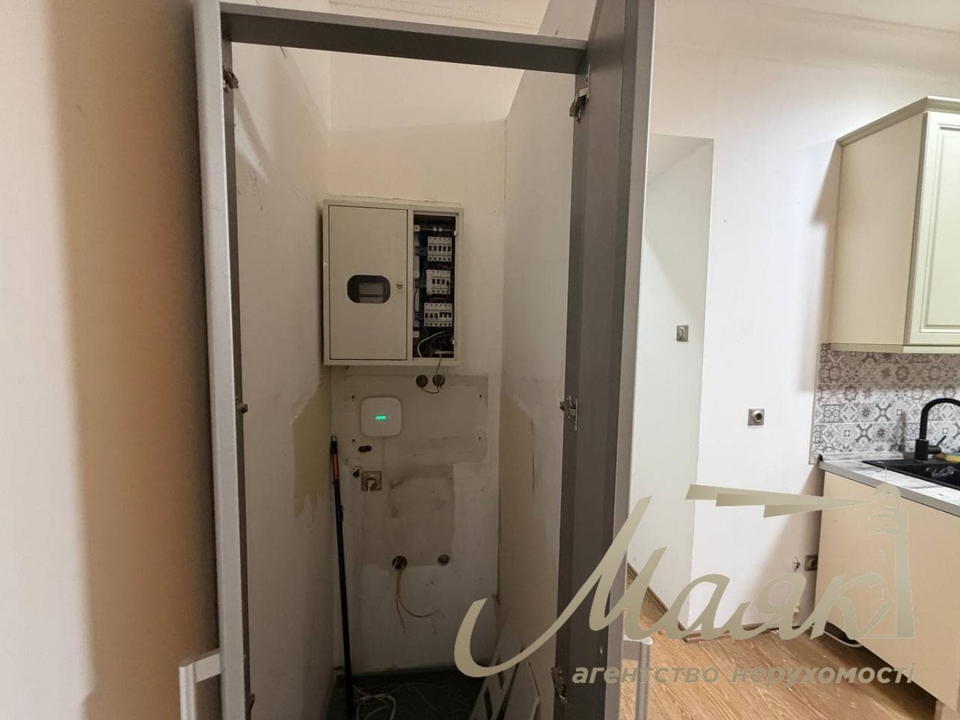90-square-meter office for rent at 16 Lyuteranskaya St., Lipki, Khreshchatyk.