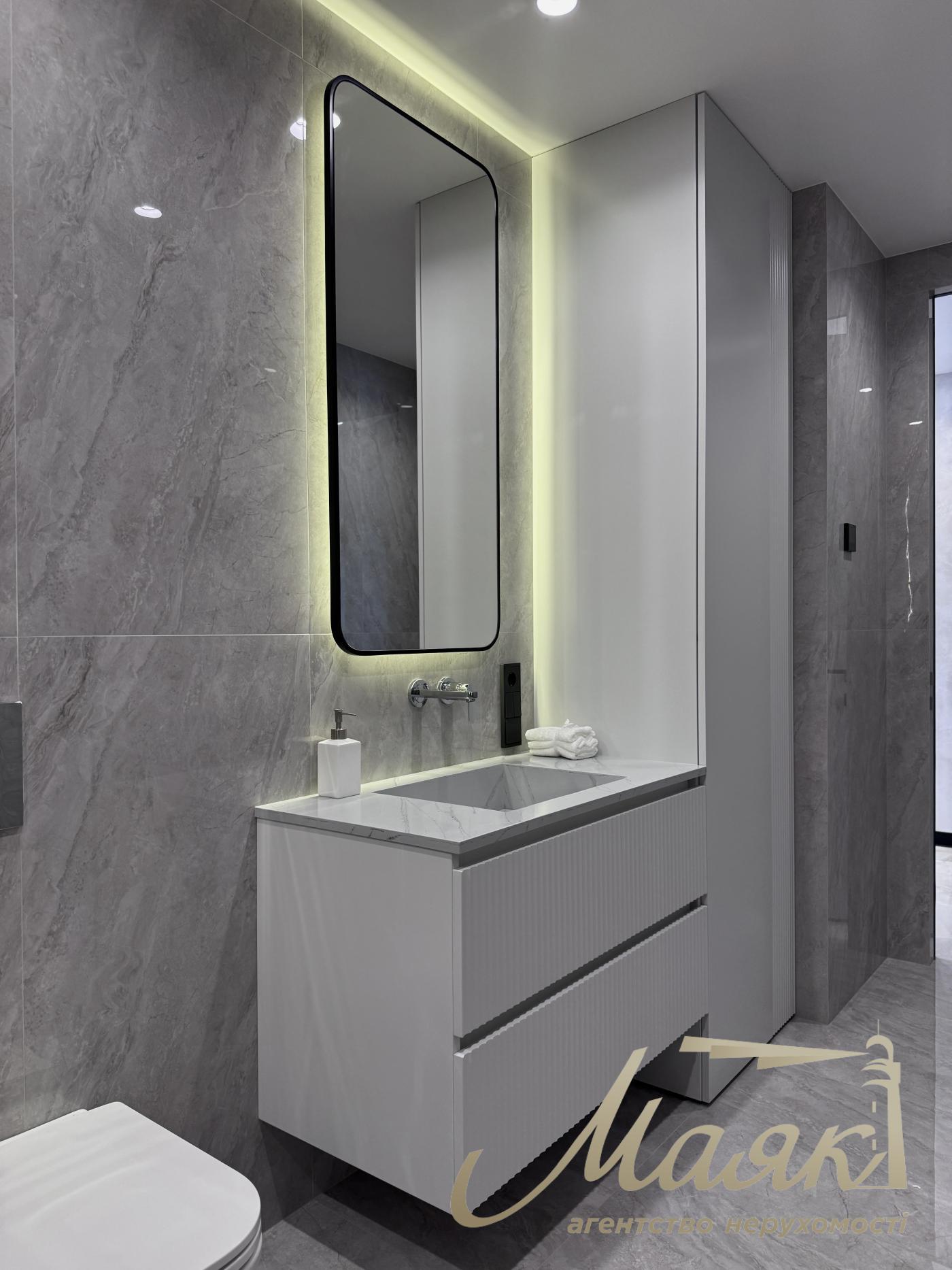 Продаж квартири 120m2 в ЖК Французький квартал 2, вул. Джона Маккейна 3а, Центр, Київ