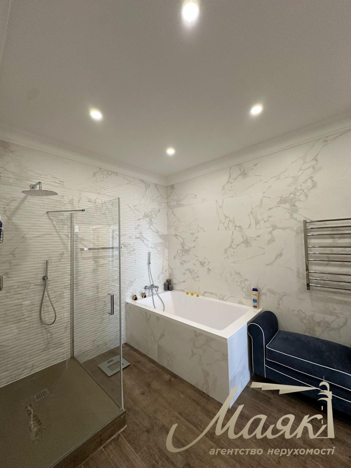 Sale of apartment 156m2 in residential complex Novopecherskie Lipki, Andreya Verkhoglyada st., Pechersk, Kyiv