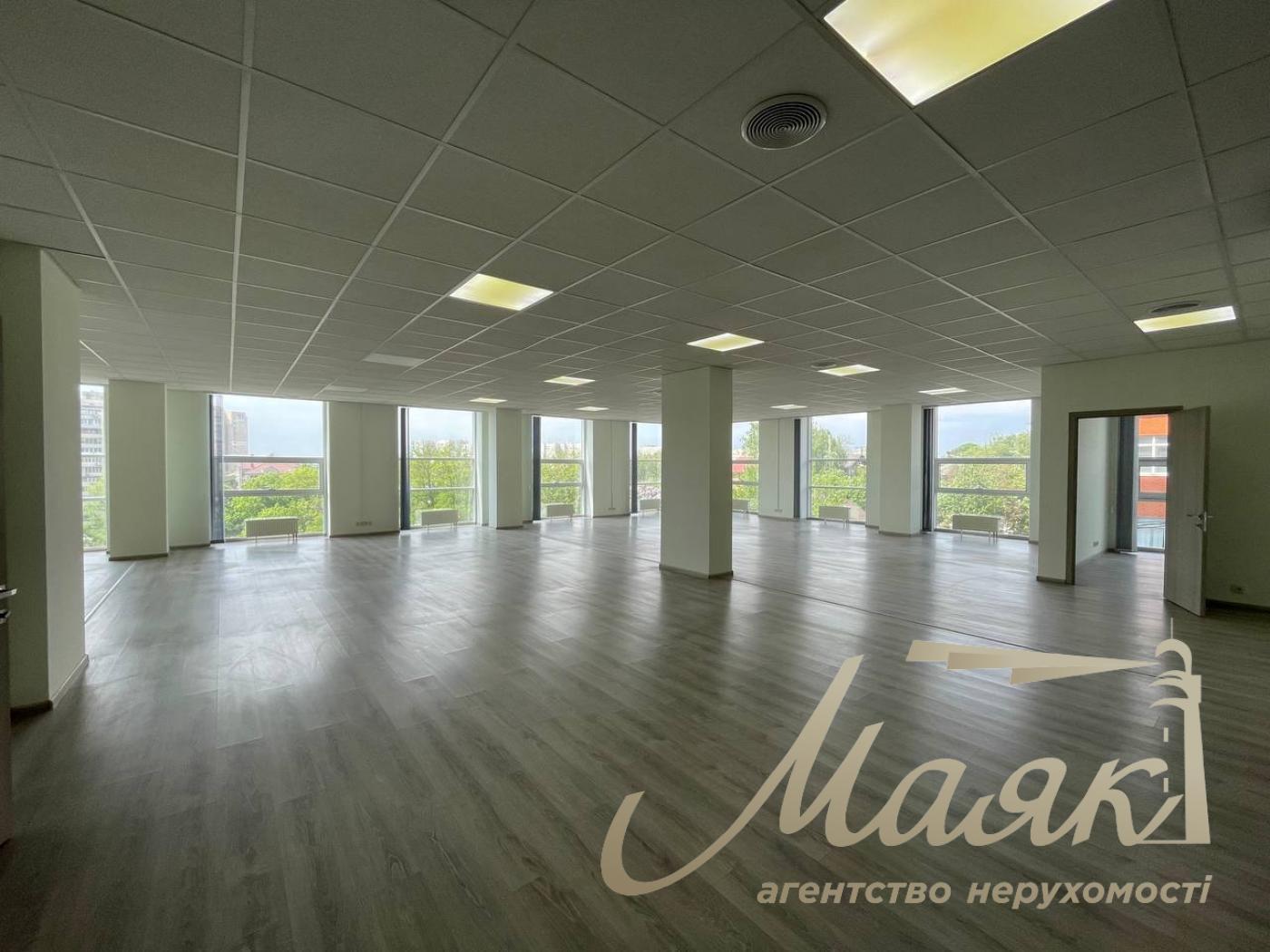 Office for rent 540 sq.m Business Center Star Center Solomenskyi district, Lobanovskyi Avenue