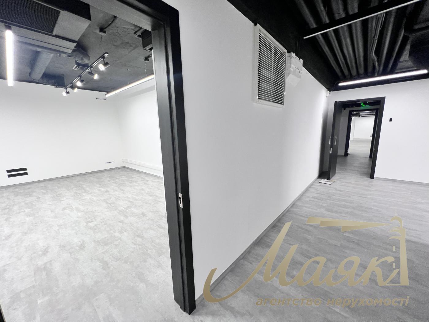 Аренда офисного помещения 500м2, БЦ Нивки Сити