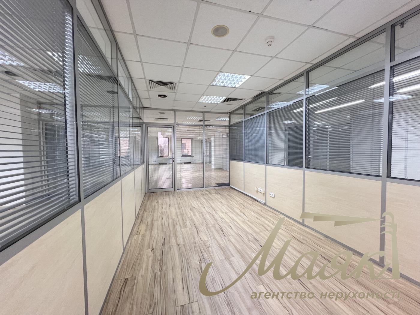 Оренда офісу 285 кв.м. в БЦ Леонардо вул.Богдана Хмельницького 52/17