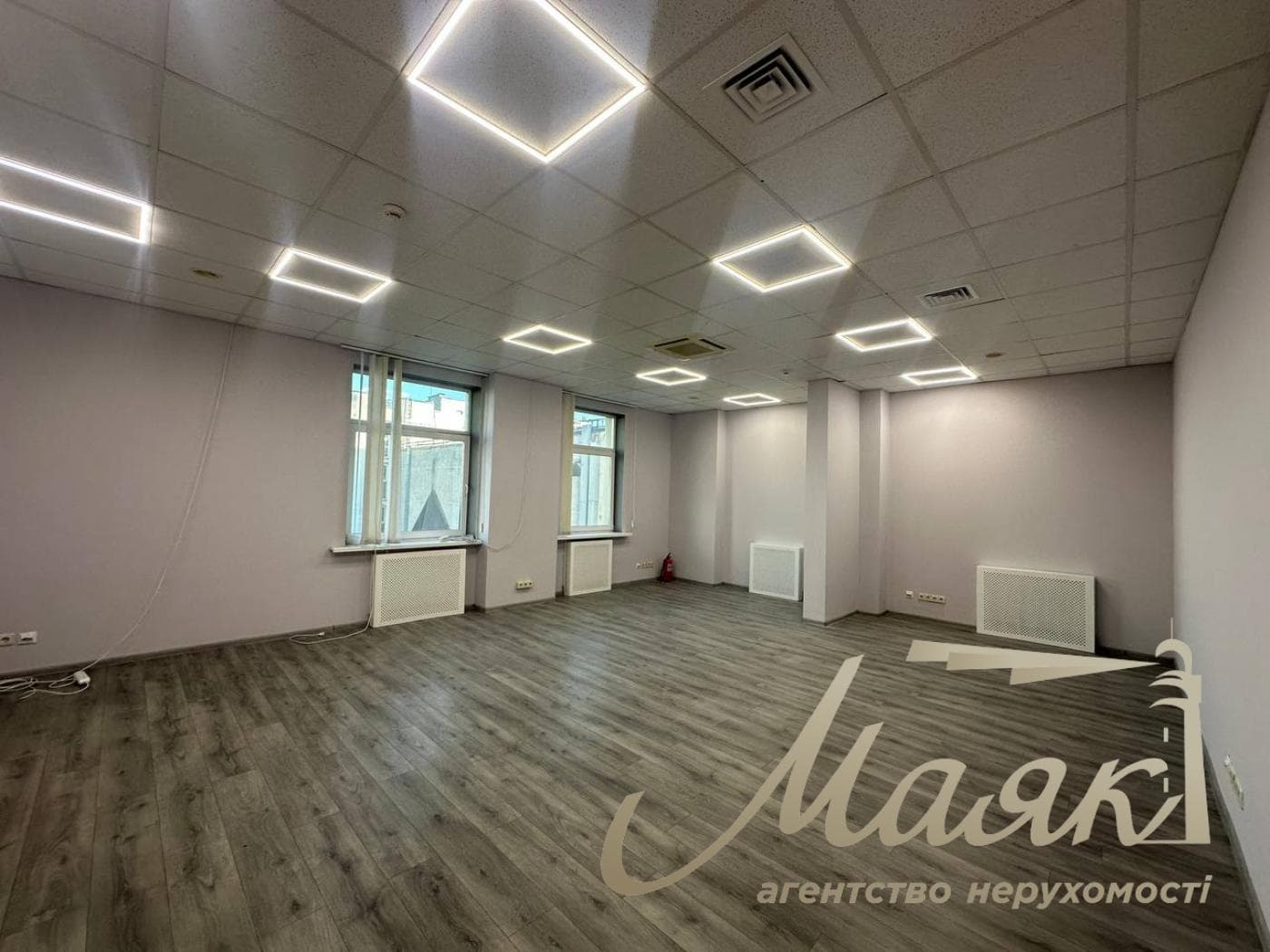Оренда офісу площею 500 м² на провулку Крестовому, 2, Арсенальна.
