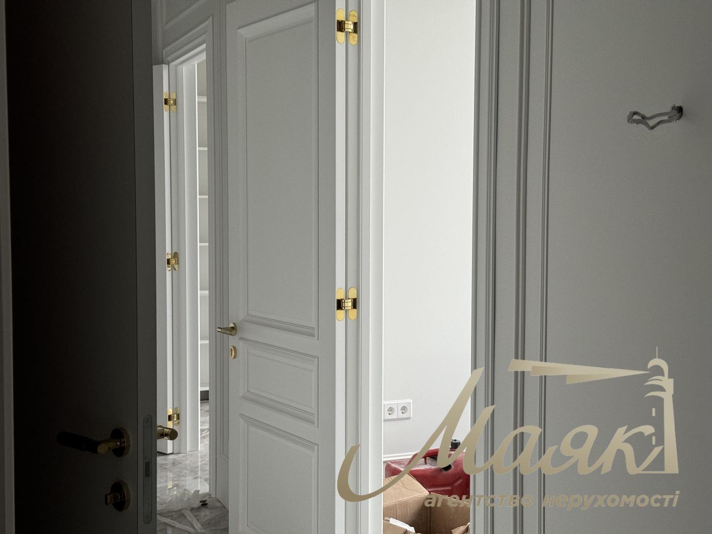 Clinic for sale in LCD French Quarter 2, Predslavynska street, Center, Kiev