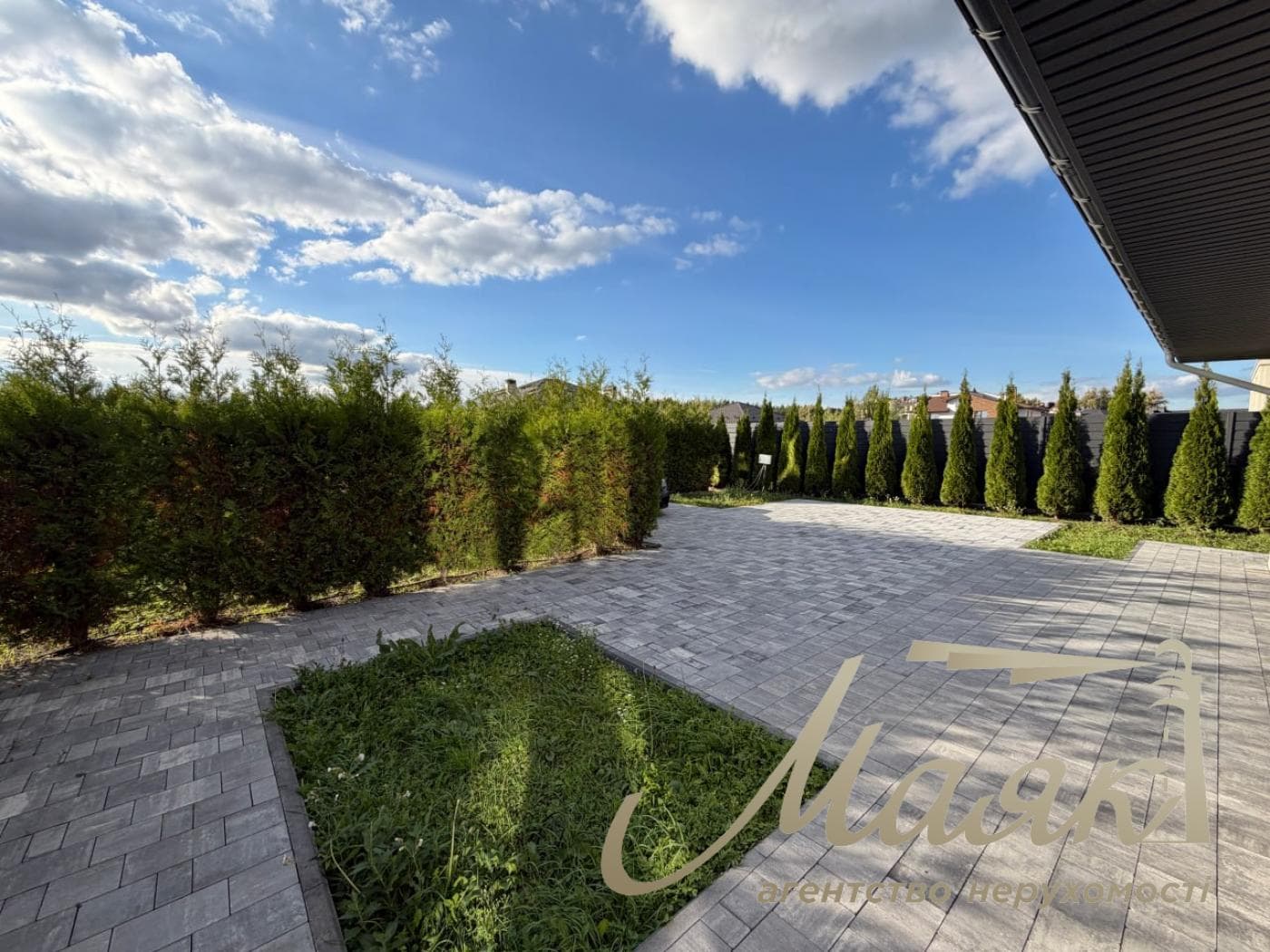 Продаж 2-поверхового будинку площею 300 м², КГ Хутір Ясний
