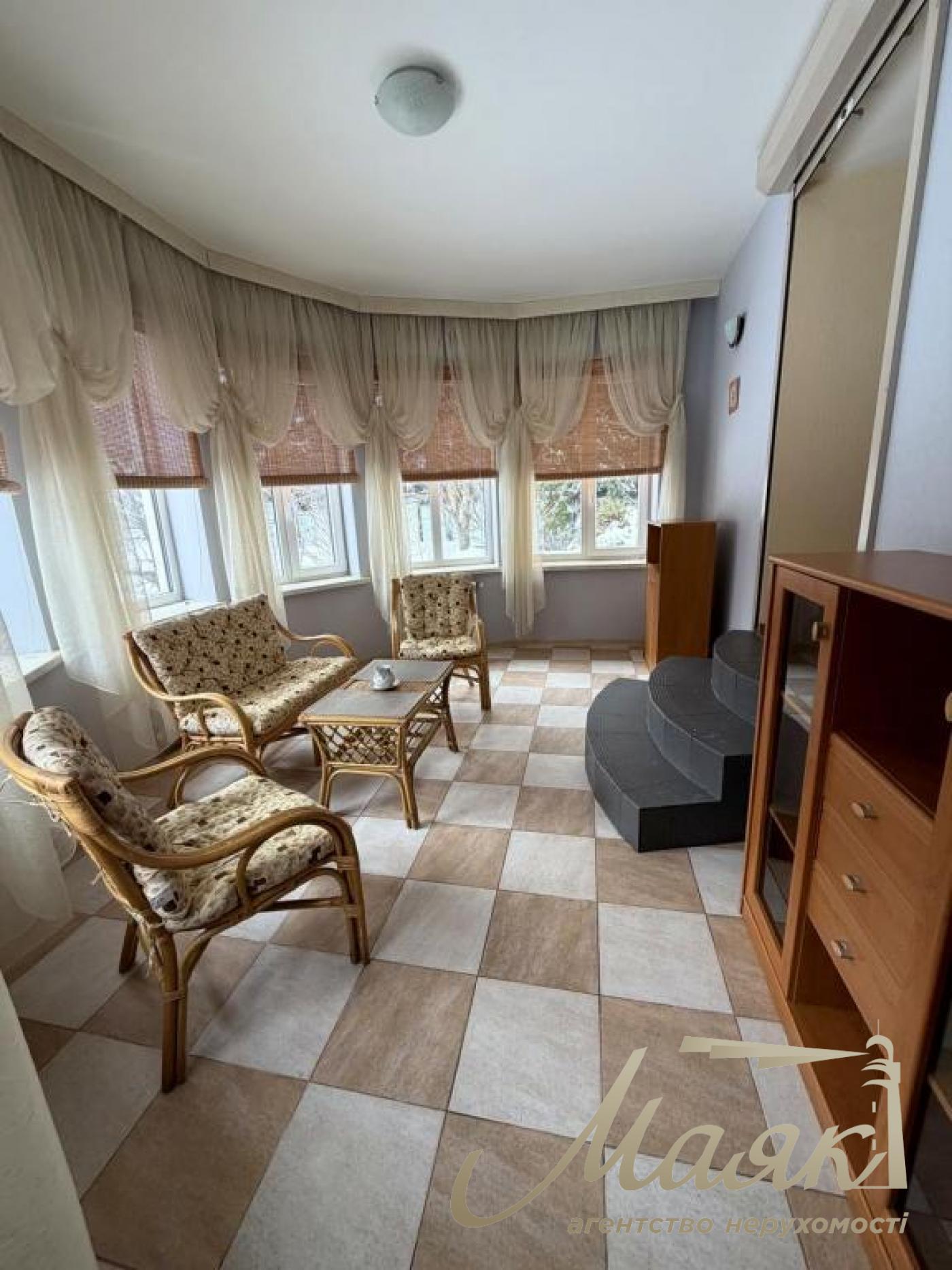 Продаж 2-поверхового будинку 220м2 з ремонтом і меблями в Гатному