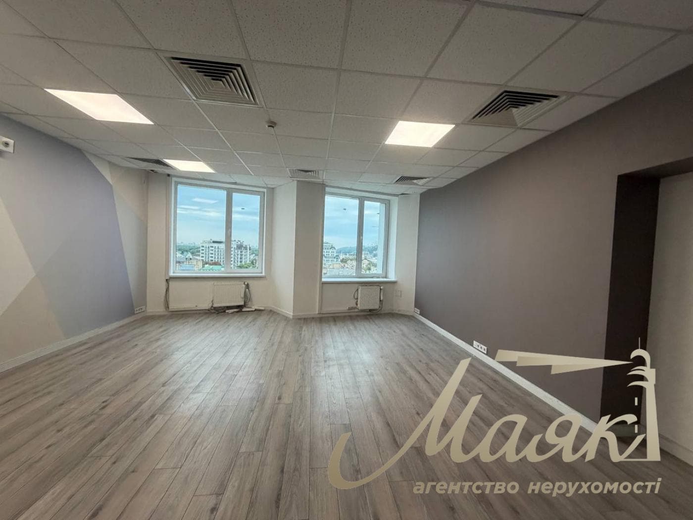 Оренда офісу площею 750 м² у бізнес-центрі «Доміно», вул. Нижній Вал, 51, Поділ.
