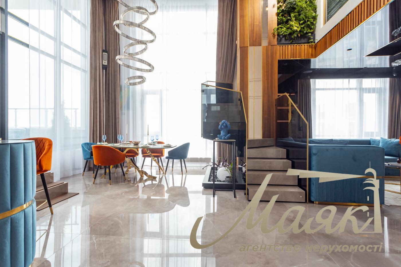 Продаж пентхауса 195 м² з терасою та дизайнерським ремонтом у ЖК Park Avenue VIP, Київ