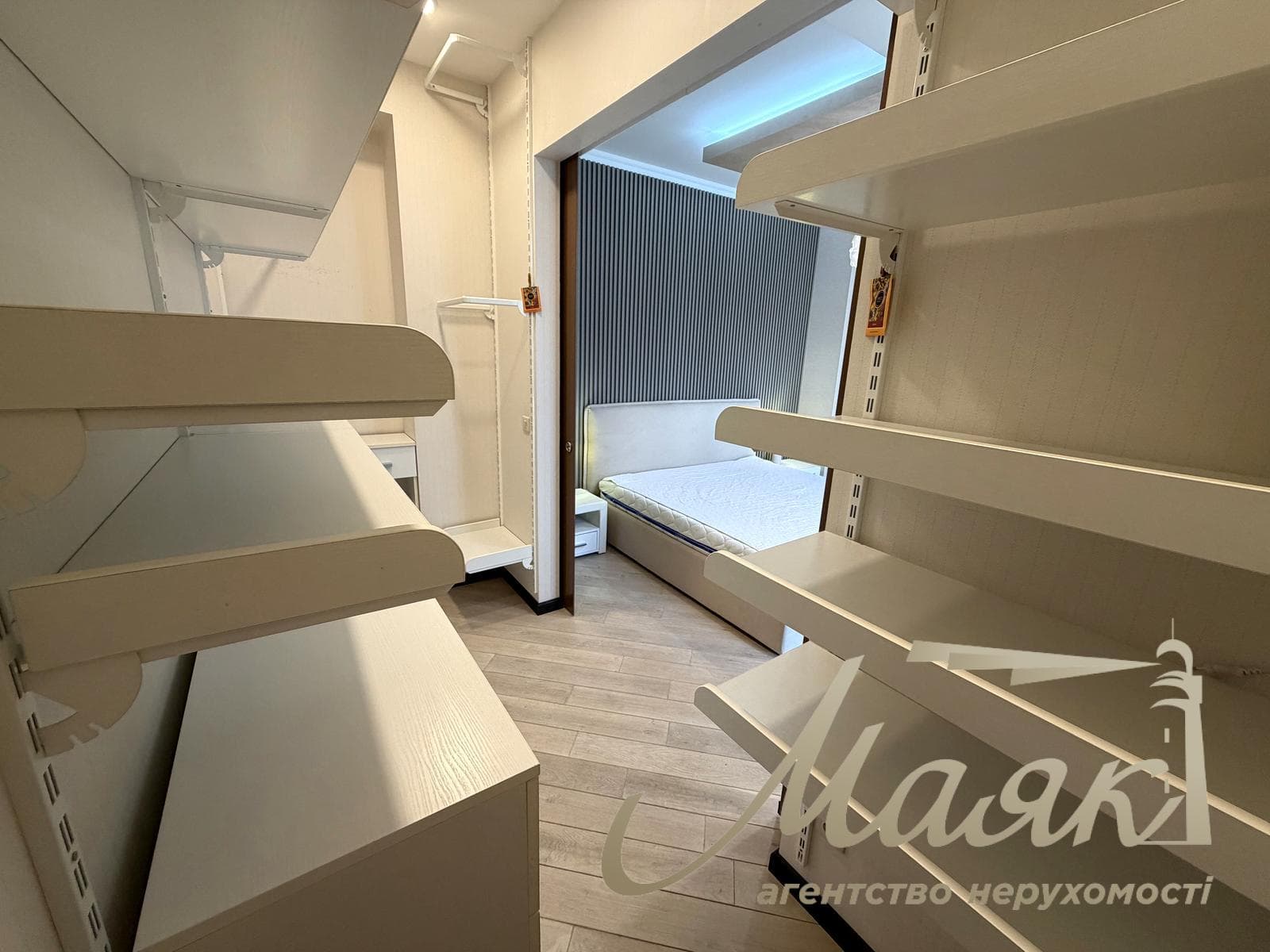 Оренда 3-кімнатної квартири площею 121 м² у ЖК «Новопечерські Липки», вул. Андрія Верхогляда (Михайла Драгомирова), 3, Печерськ