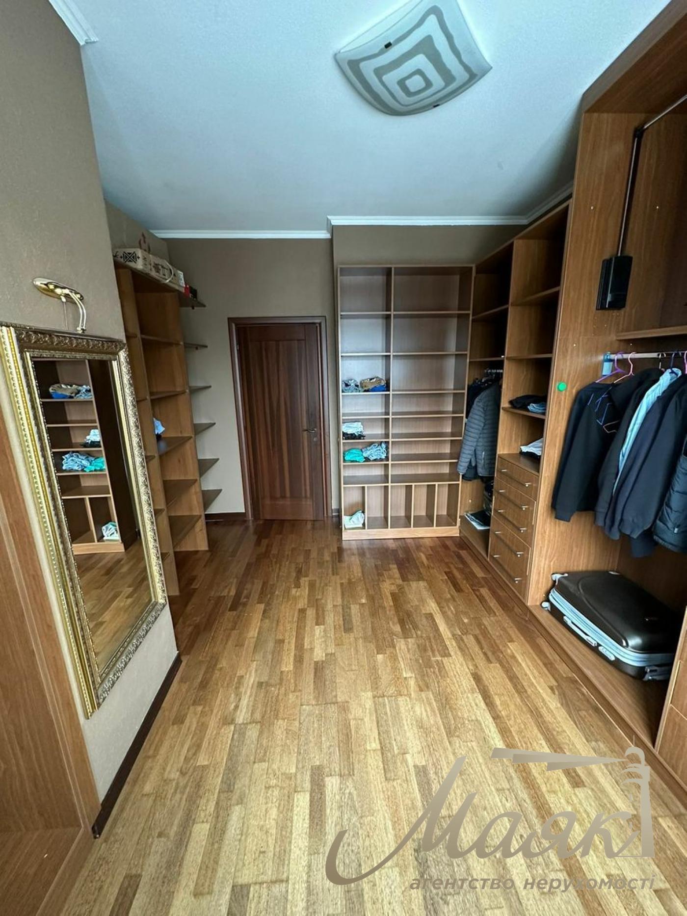 Продаж 4к квартири вул. Кловський Узвіз, Печерськ