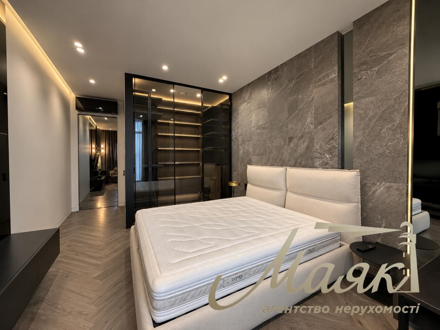 Продаж 1-кімнатної квартири площею 58 м² з дизайнерським ремонтом у ЖК «Бульвар Фонтанів», Печерськ, Київ