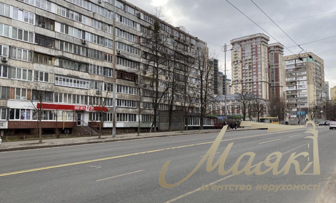 Sale of facade premises 76m2, in the center of Kyiv, Lipkovskogo st., 27/5.