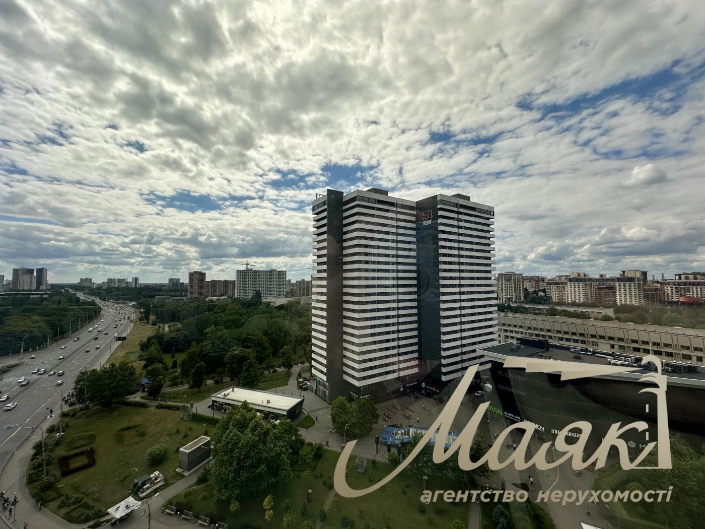 Аренда видового офисного помещения (415м2) в БЦ "Реле", просп. Голосеевский 132