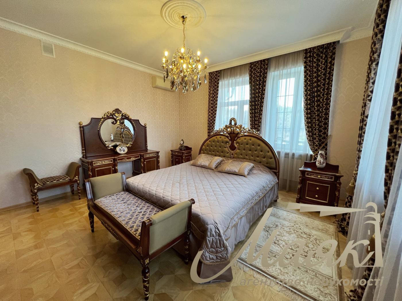 Оренда 4-х поверхового будинку 800м2, Іванковичі.