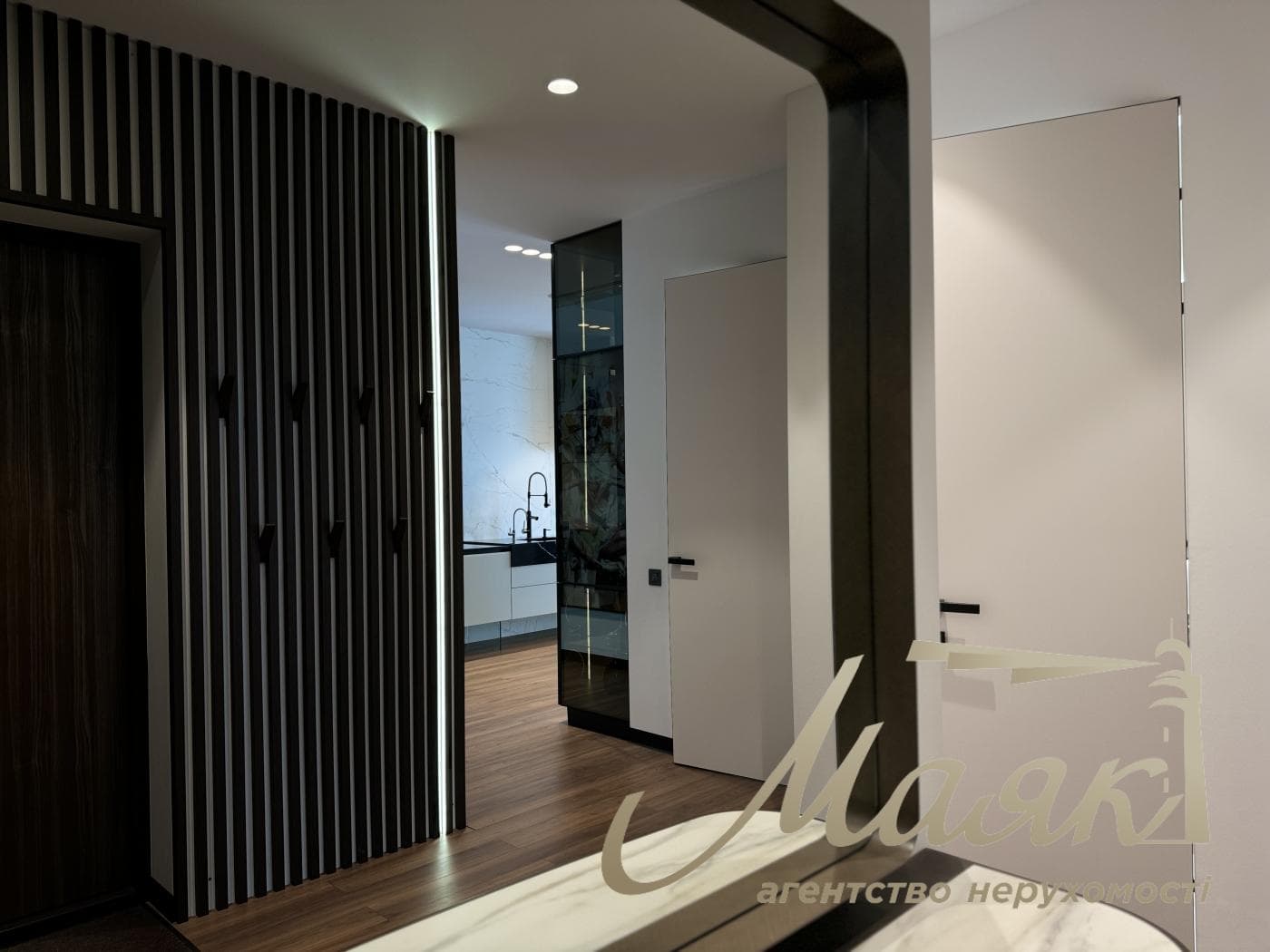 Продажа 3к квартиры 150м2 в ЖК Новопечерские липки, Драгомирова 17, Печерск, Киев