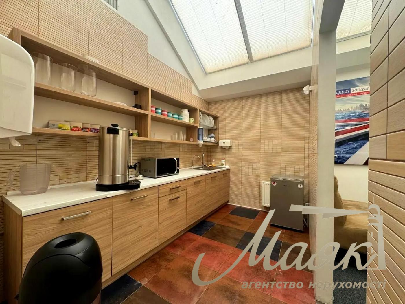 Аренда офиса 240м2 на пр.Берестейский 31, КПИ