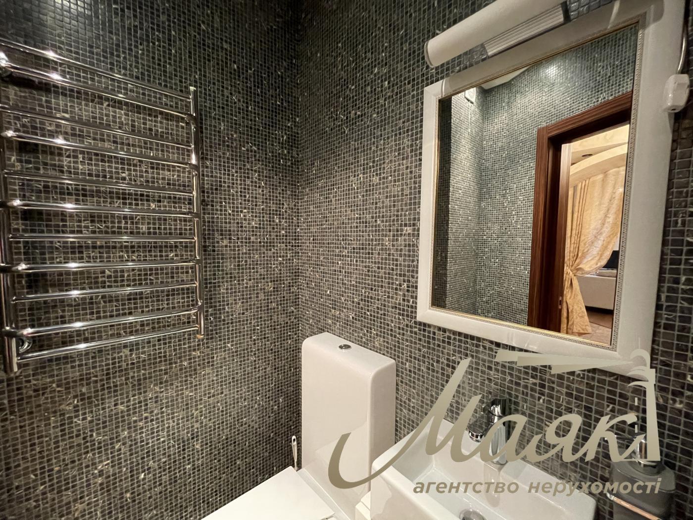 Продаж дворівневої 4к квартири вул. Котельникова, Святошино